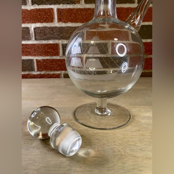 Vintage Etched‎ Crystal Clipper Ship's Liquor Decanter - Picture 11 of 11